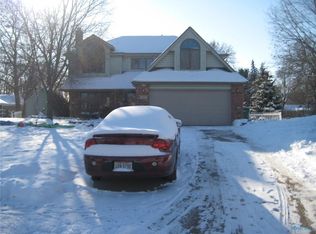 527 Indian Valley Ct, Rossford, OH 43460