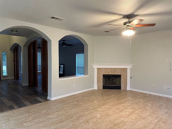 2nd image of 653 Dark Horse Ln