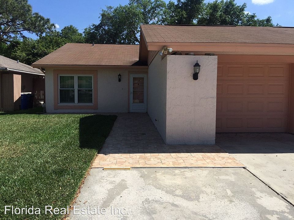 2nd image of 4414 Rockcrest Cir