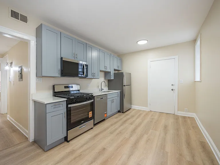 852 W Agatite Ave #2 — Photo 3