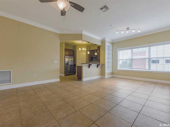 3rd image of 230 SW 2nd Ave APT 402