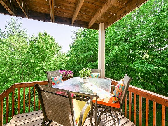 5th image of 2733 Arrowwood Dr NW