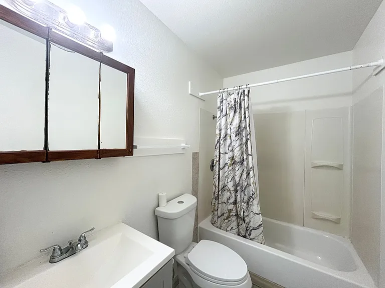 3800 Waller Ave — Photo 9