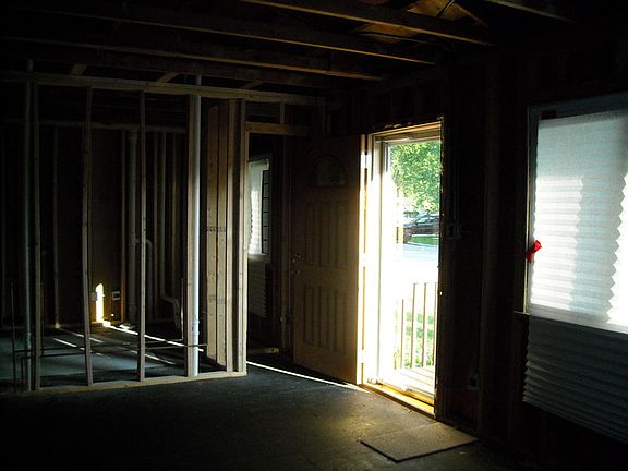 3rd image of 9215 Willow St