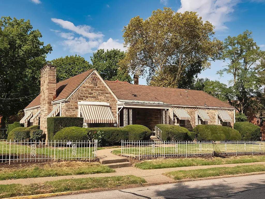 1358 Shady Ave photo 1