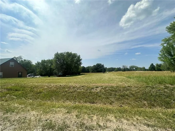 2088 Blue Gill Dr, Gallatin, MO 64640