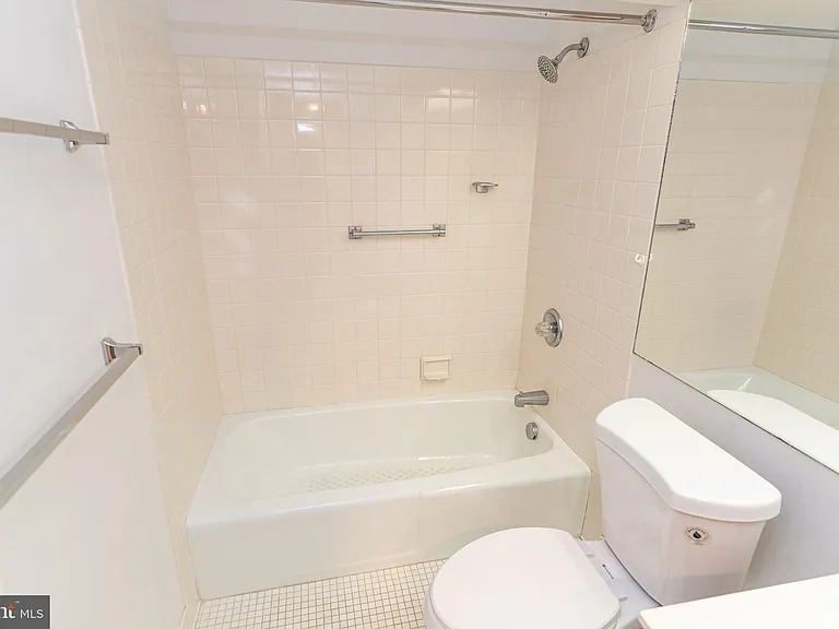 227 Canal Park Dr #206 — Photo 48