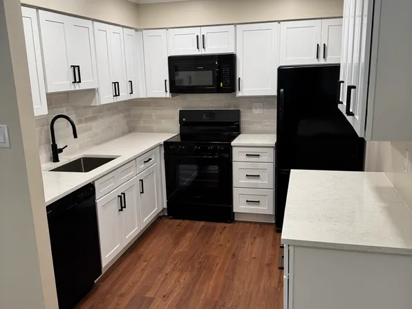 52 Woodbine Ct, Horsham, PA 19044