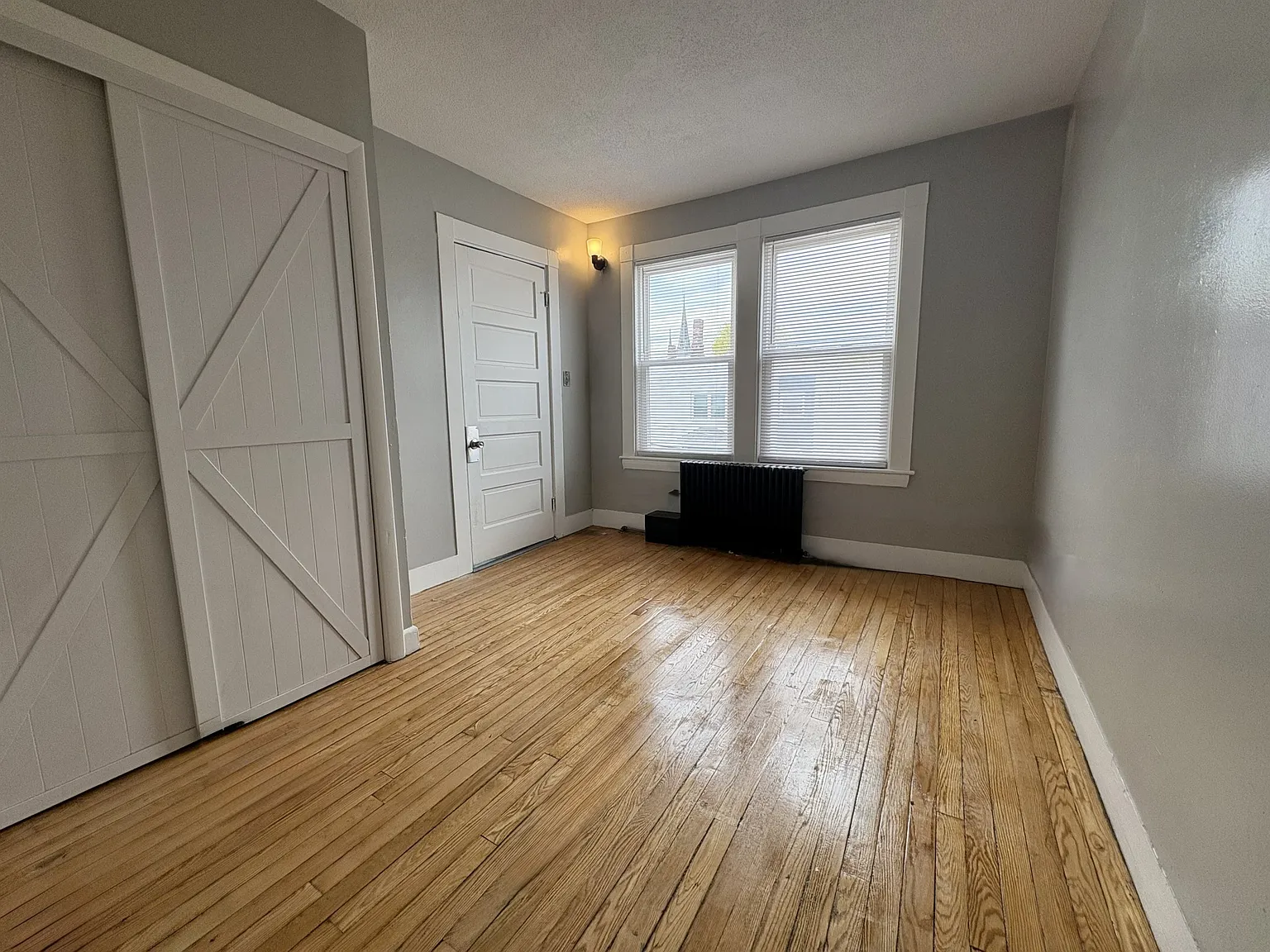 4 bed, 2500 sqft, $1,600 — Photo 4