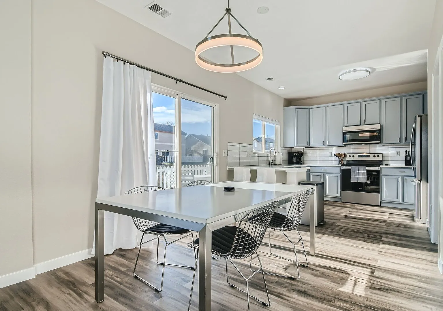 Lovely 3 BDR/3BA Home - 20 Minutes to Denver — Photo 1