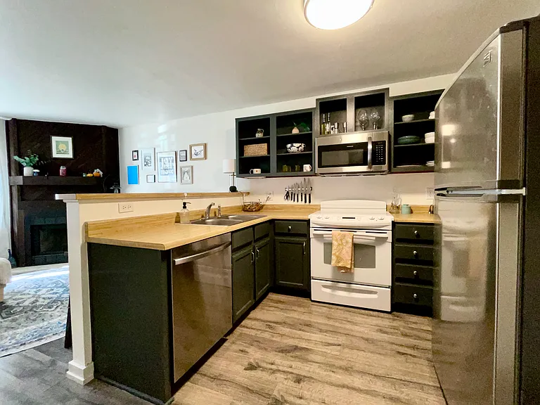 3062 W 107th Pl #F — Photo 15