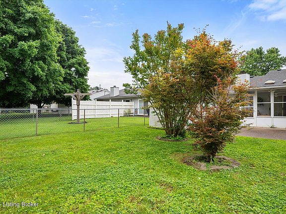 2nd image of 192 Jeffie Ln