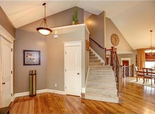 502 Horseshoe Ln, Smithville, MO 64089