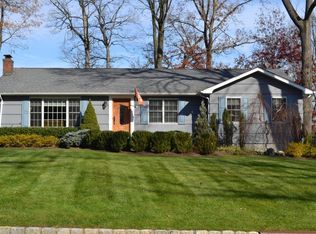 11 Jeffrie Trl, Whippany, NJ 07981