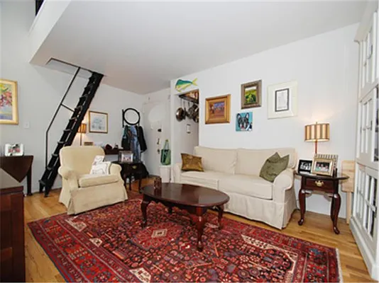 Rented by Buchbinder & Warren | media 4