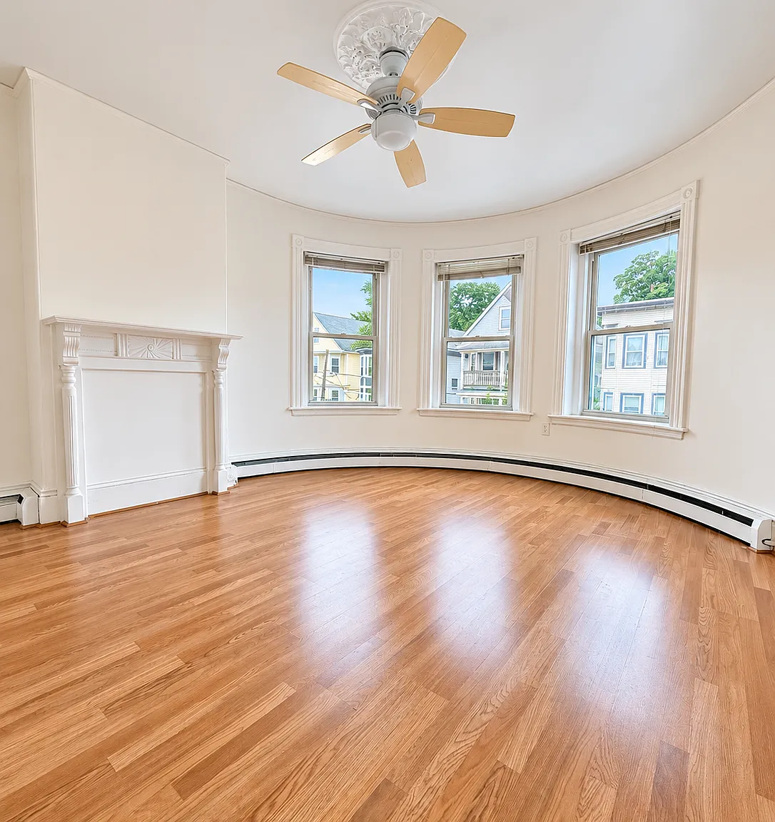 4 bed, 1500 sqft, $4,000 — Photo 2