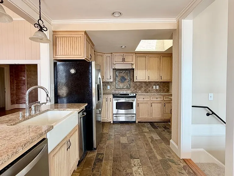 321 Cove View Ct — Photo 9