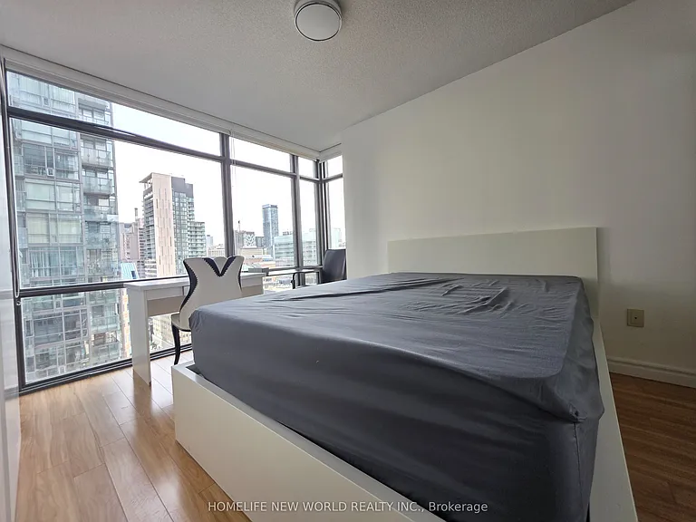 37 Grosvenor St #1701 — Photo 18