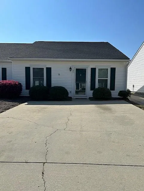 2 bed, 1092 sqft, $1,545 — Photo 1