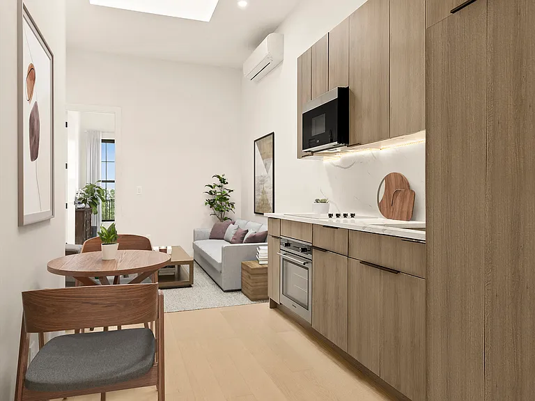 814 Manhattan Ave #4L — Photo 1