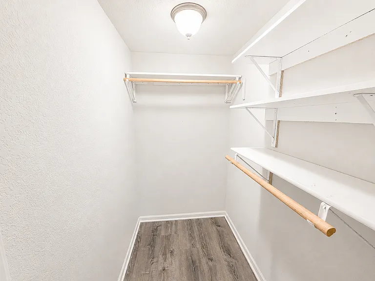 208 Jackal Dr — Photo 30