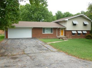 112 Saint Mary Dr, Collinsville, IL 62234