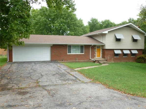 112 Saint Mary Dr, Collinsville, IL 62234