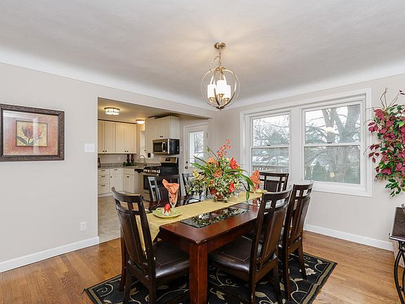 3rd image of 10086 Stonell Dr