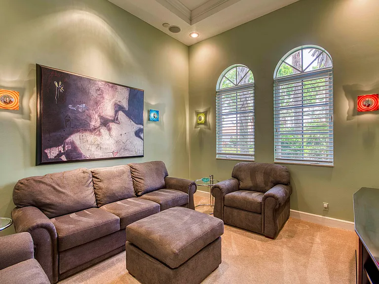 7049 Isla Vista Dr — Photo 24