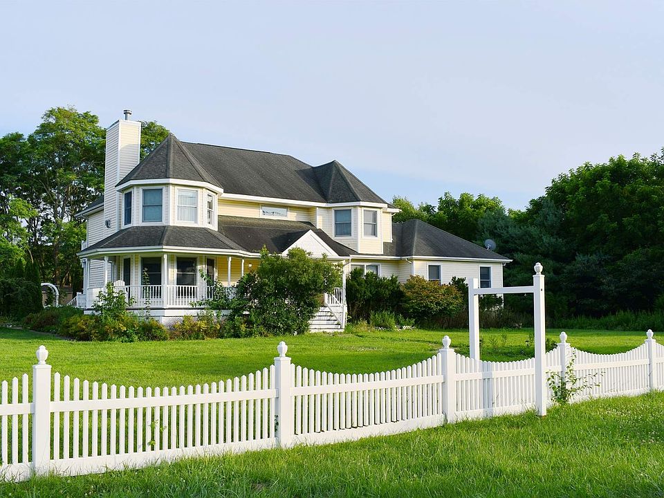 114 Main St, Center Moriches, NY 11934 MLS 3408629 Zillow