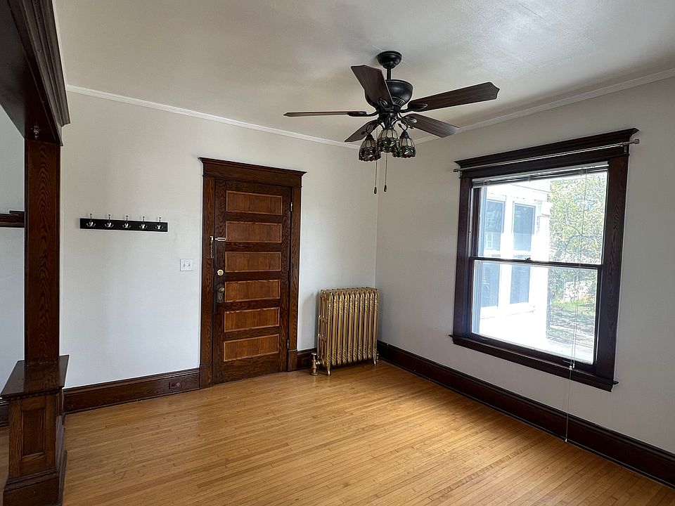 1st image of 3146 Longfellow Ave #3