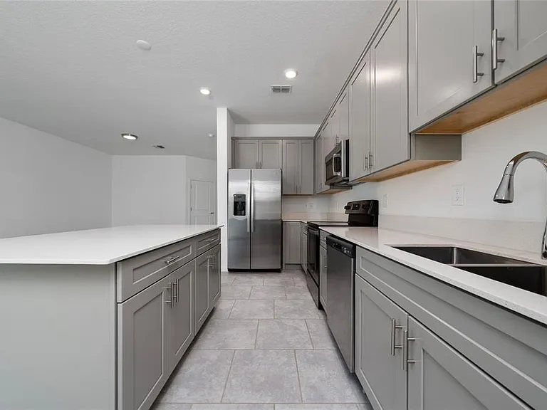 7720 Stone Creek Trl — Photo 5