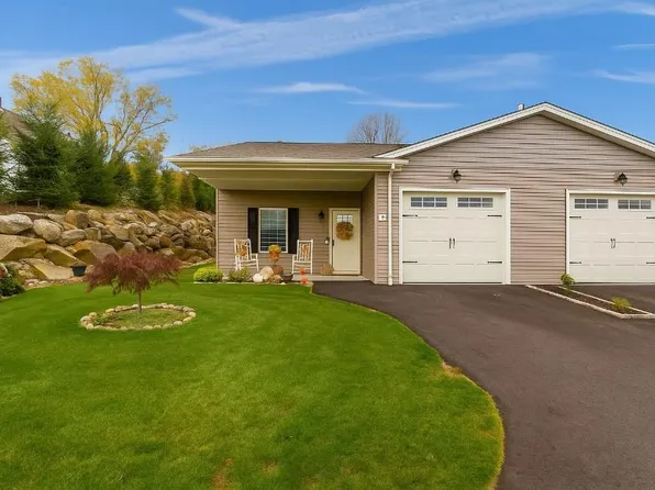 550 Wakefield St #3, West Warwick, RI 02893