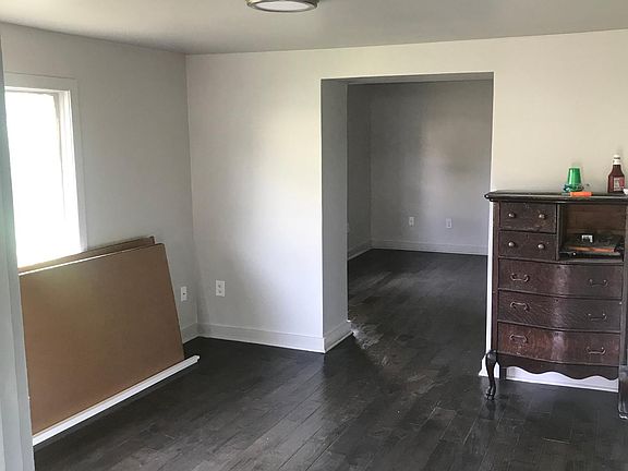 4th image of 1732 20th St NE