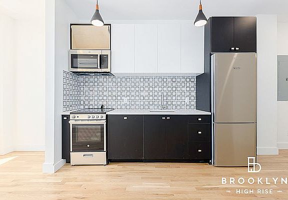 4th image of 887 Lexington Ave Floor 5