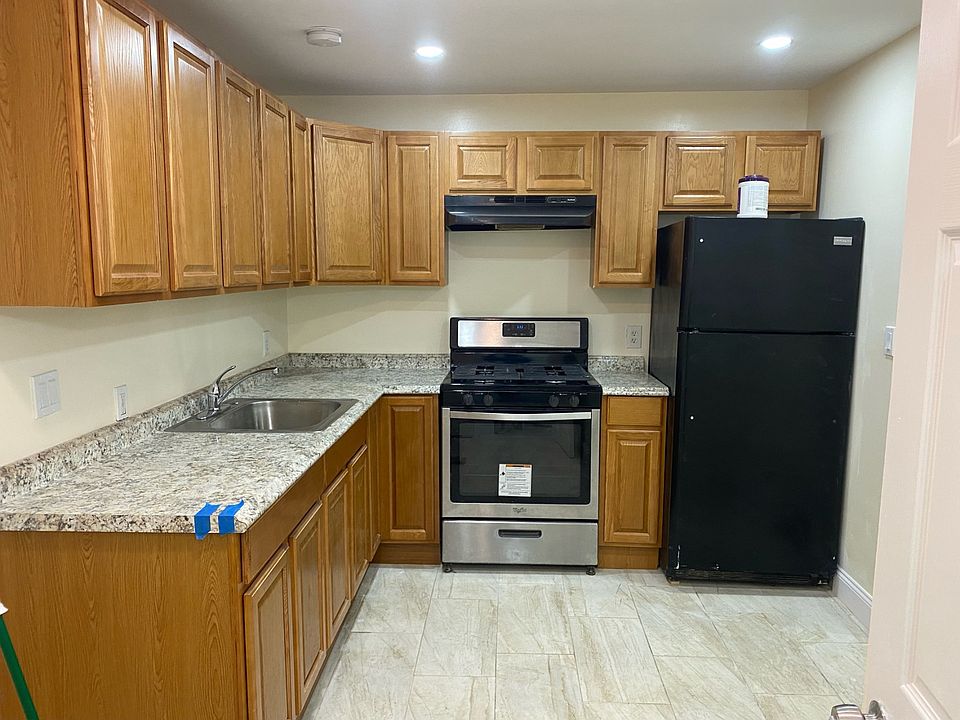 1st image of 365 1st St Floor 2