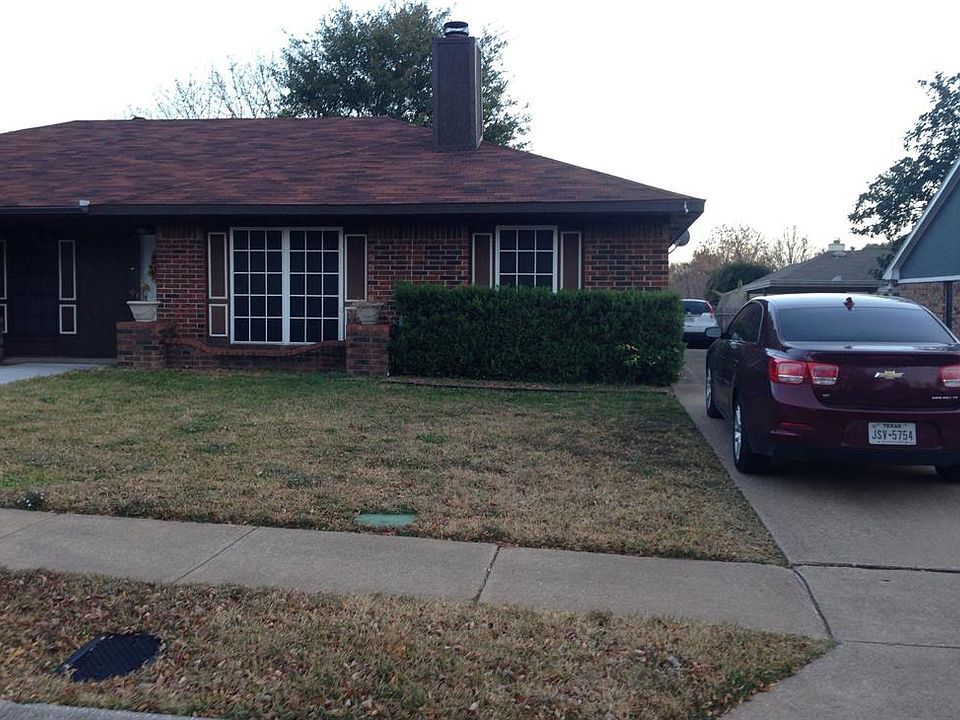 1st image of 107 Gray Oak Ct