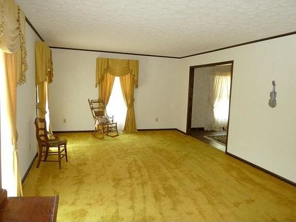 2nd image of 1114 Caprice St