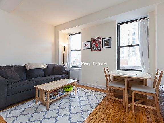 3rd image of 200 W 15th St APT 8C