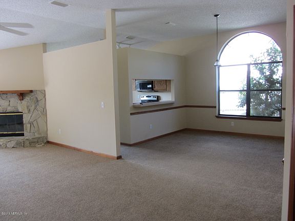 4th image of 370 Naugatuck Dr