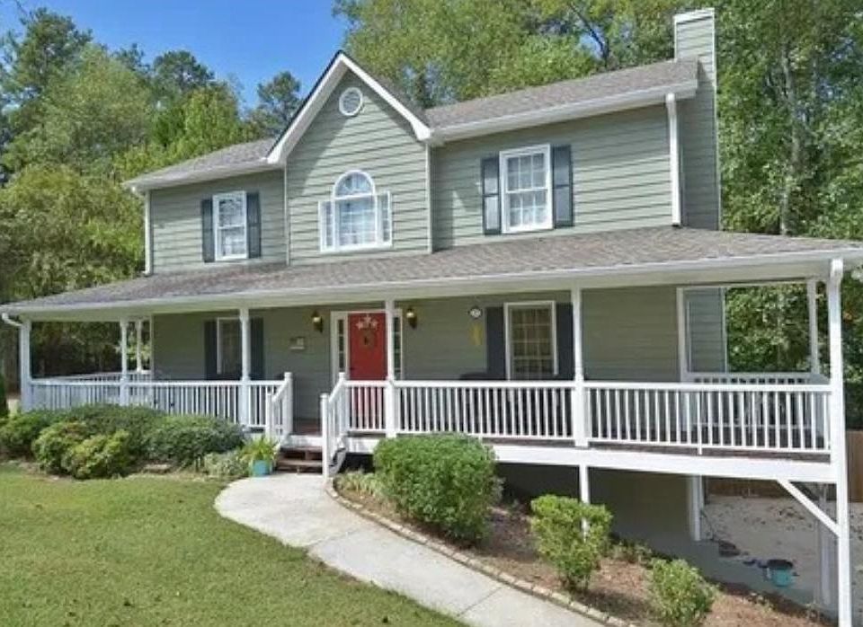 Room for rent in this home sitting on one acre of land.