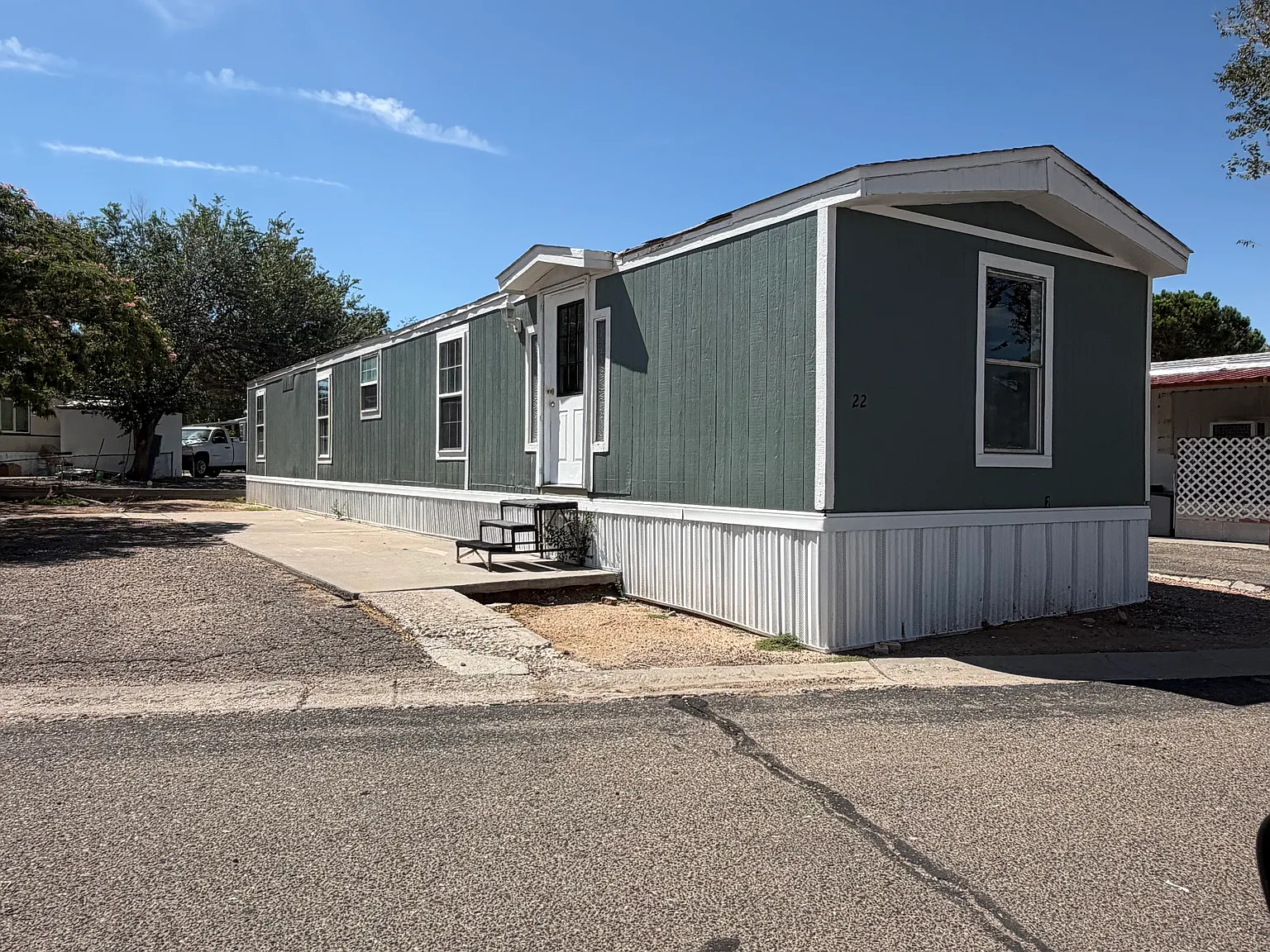 3 bed, 300 sqft, $700 — Photo 4