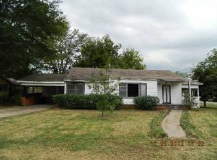 105 W Pecan St, Edgewood, TX 75117