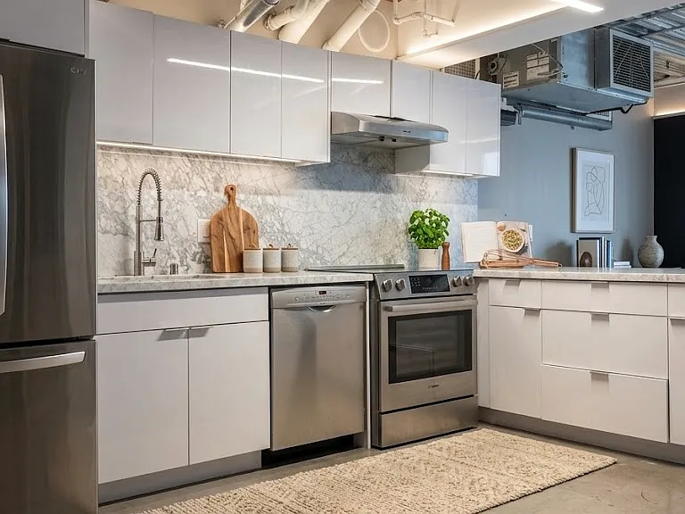 HWH Luxury Living — Photo 36