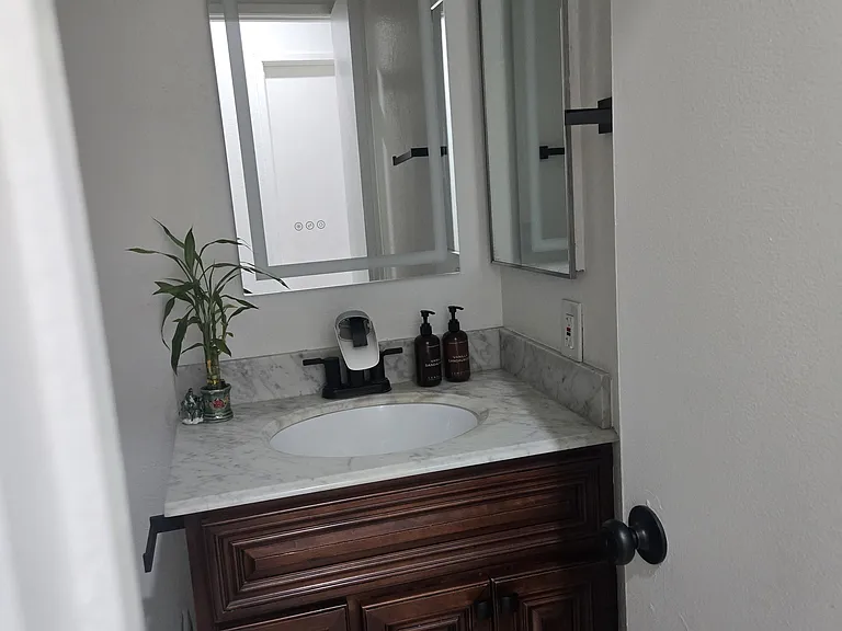 1916 E Brookside Dr #1 — Photo 5