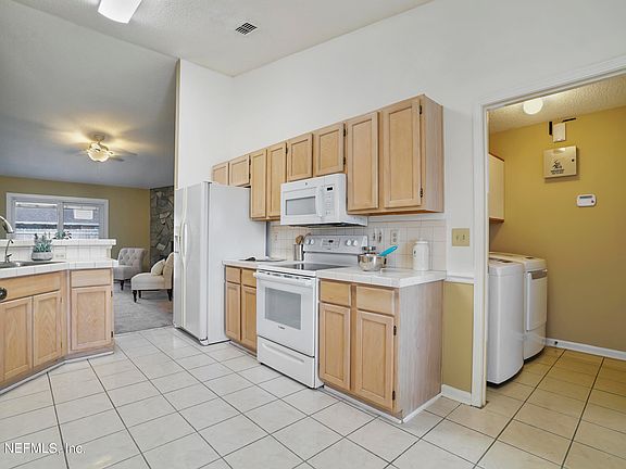 5th image of 12613 Ashglen Dr S
