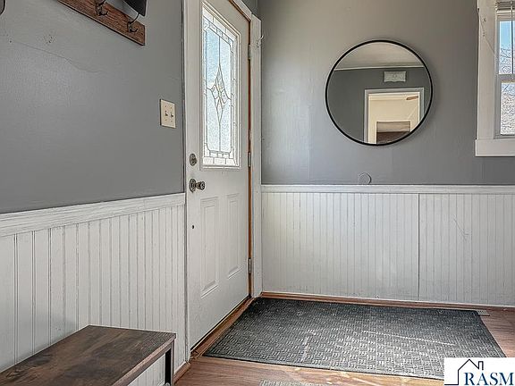 4th image of 672 S Anna Ave