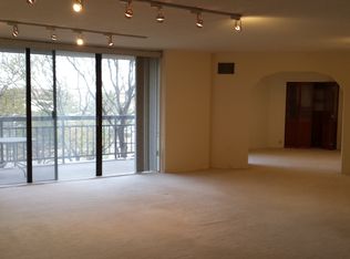 117 Harmon Cove Tower, Secaucus, NJ 07094