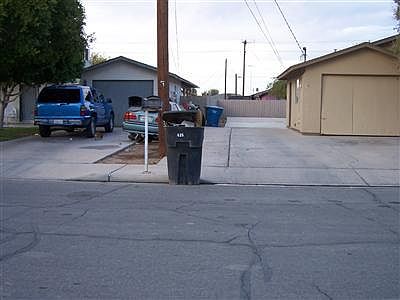 2nd image of 635 Rose Ave