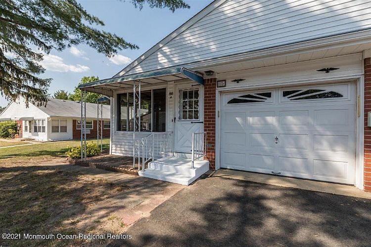 1st image of 395A Fairways Ln